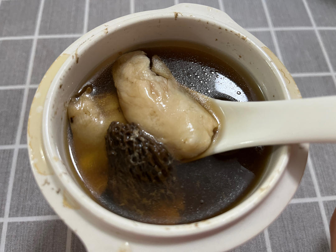 药师推荐对症慢性胃炎食疗方.羊肚菌干贝炖花胶