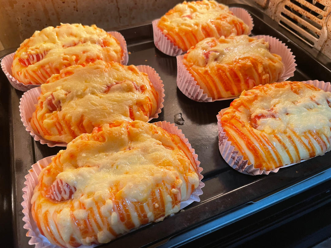 一个面团撑起一家店的台式面包—香肠面包