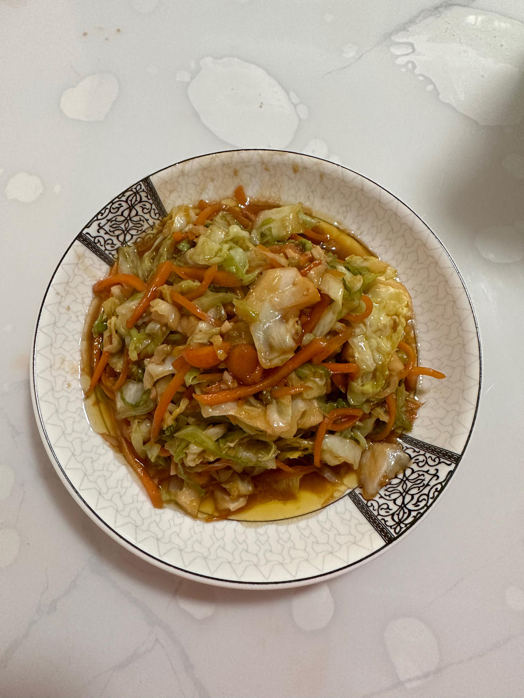 快手素炒圆白菜胡萝卜丝