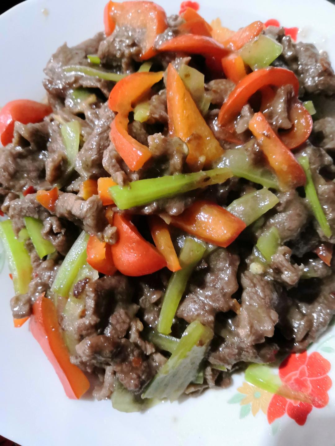 【小高姐】青椒牛肉 如何炒出嫩滑的牛肉