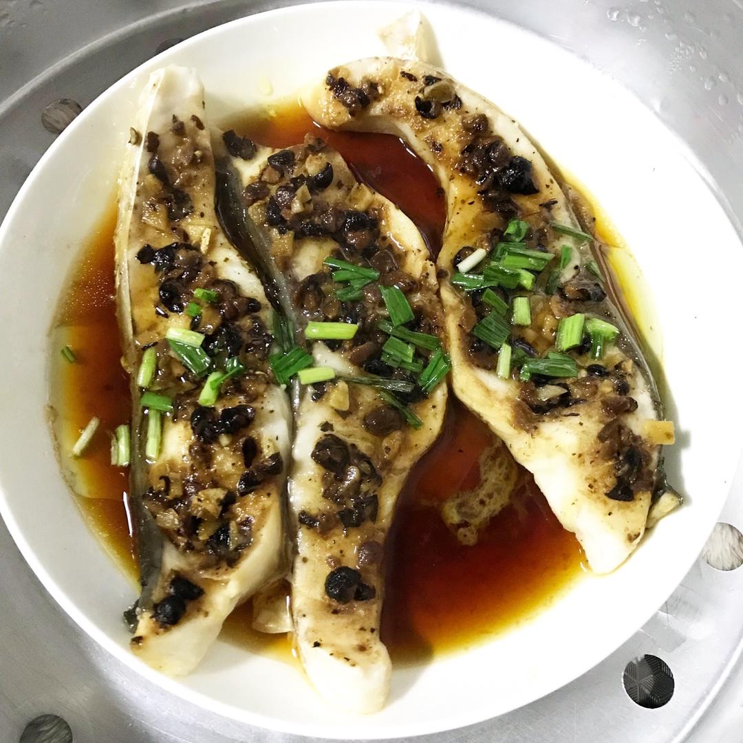 豆豉辣酱蒸鱼片