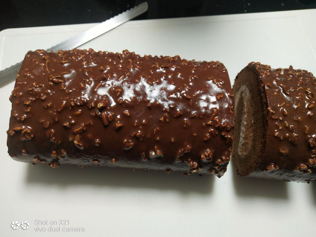 🍫梦龙蛋糕卷. 巧克力脆皮蛋糕卷 by pink-rabbit
