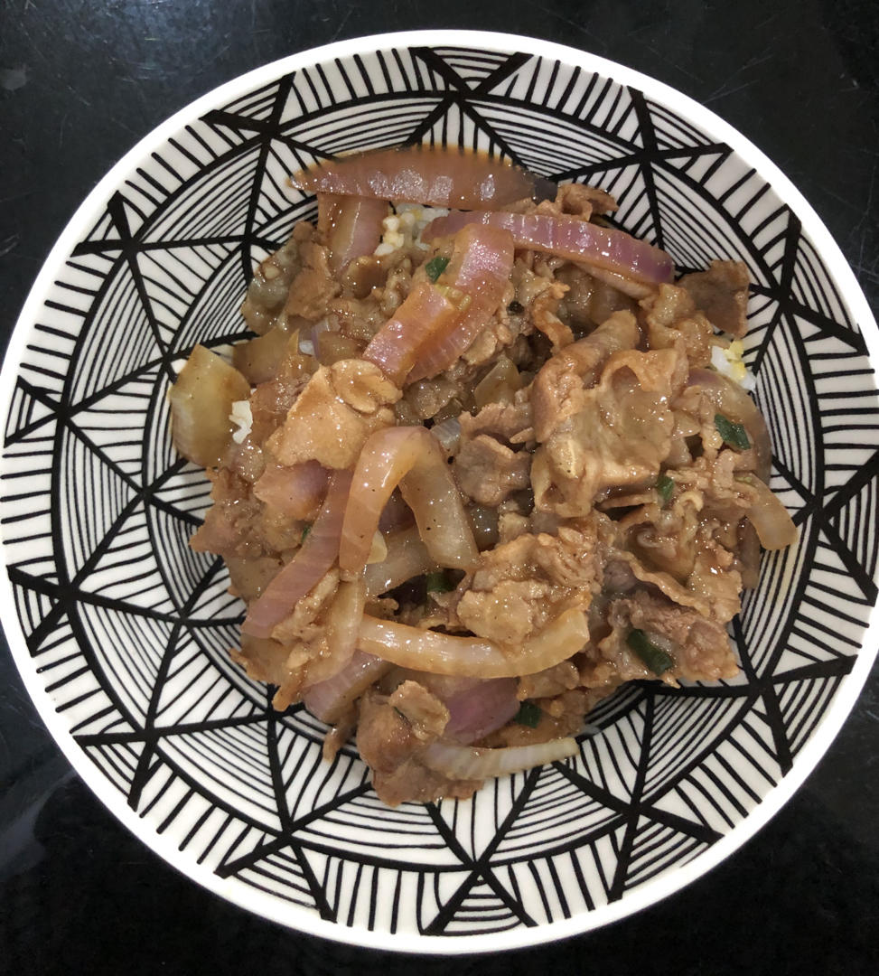 好吃到舔盘的秘制洋葱炒肥牛卷！拌饭巨香