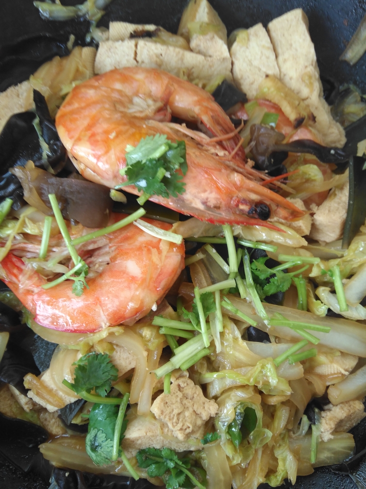 白菜焖大虾的做法