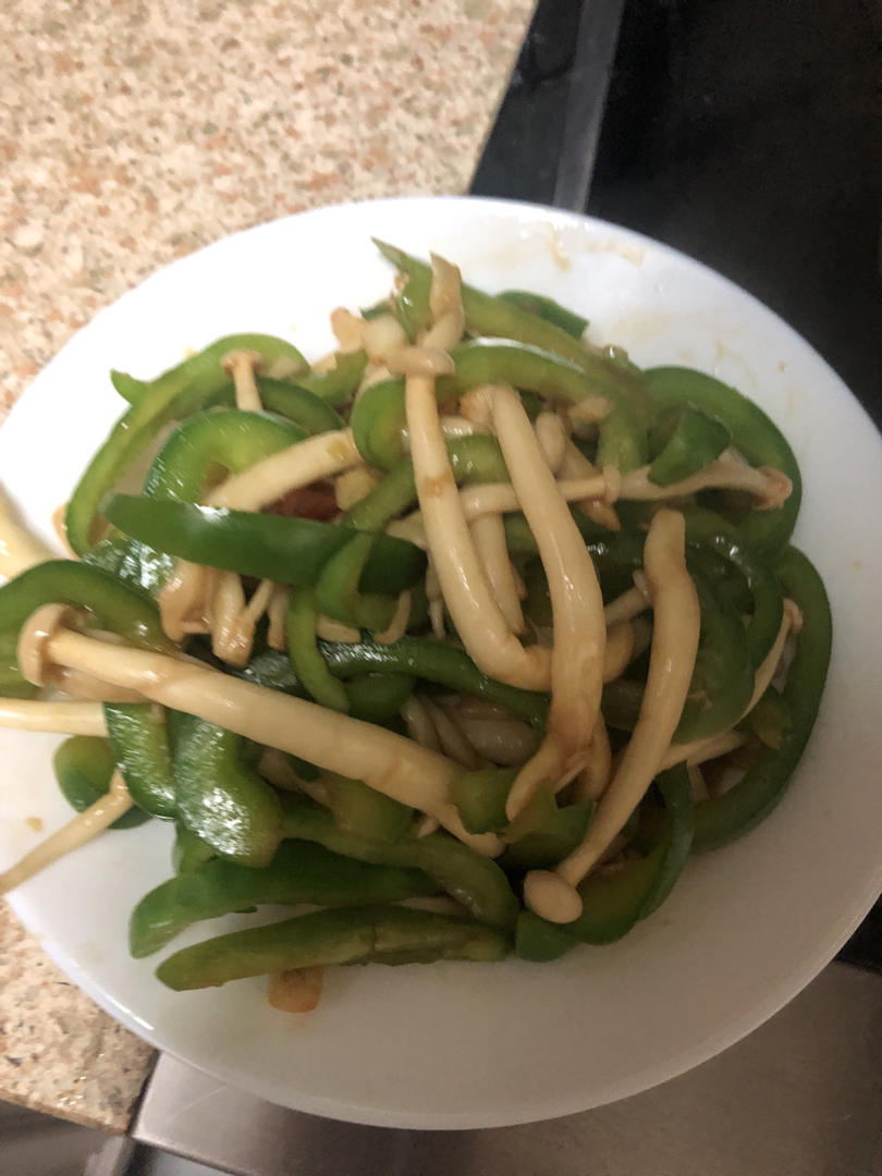 青椒素炒杏鲍菇