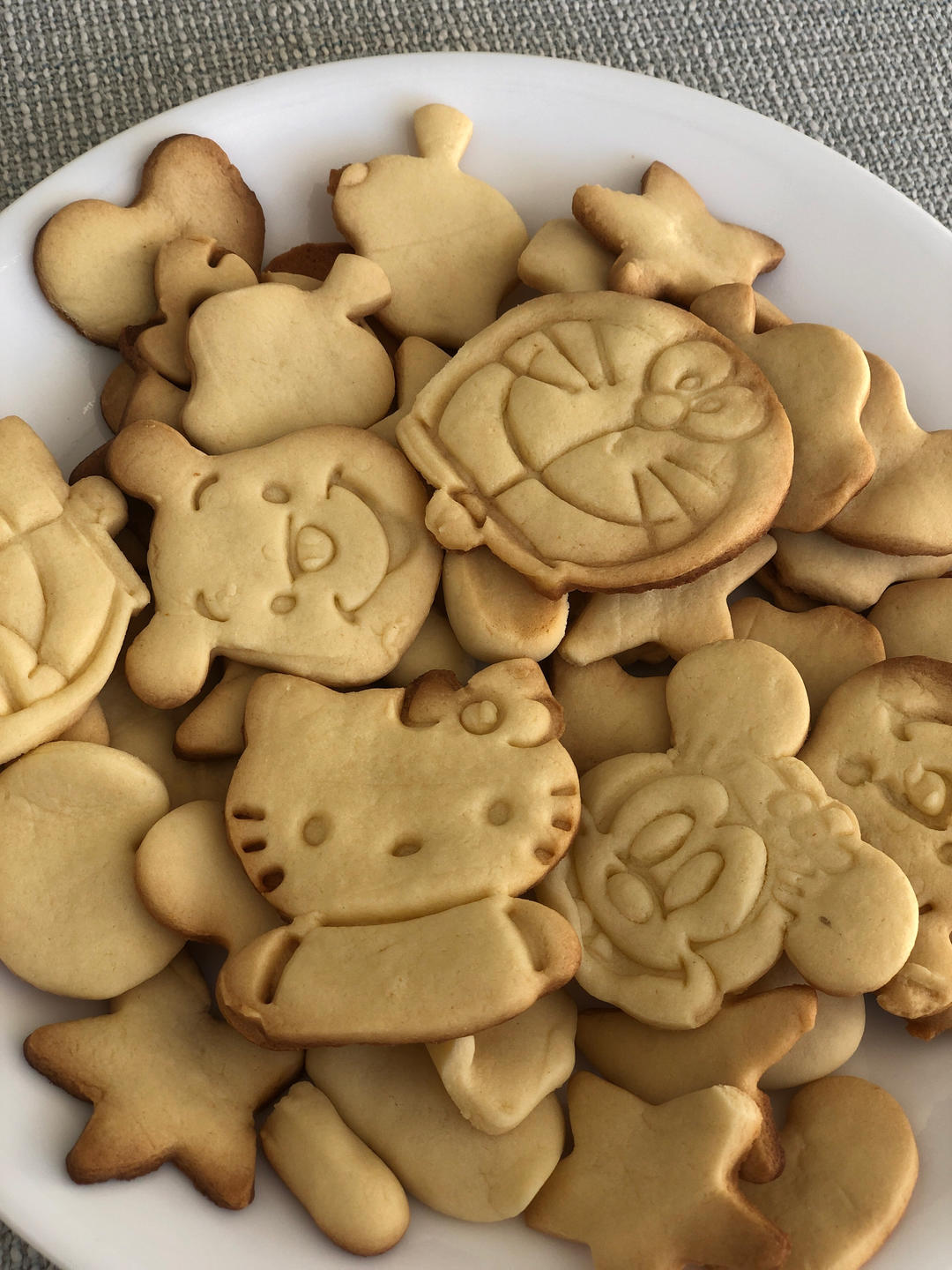 小朋友们超爱的卡通小饼干