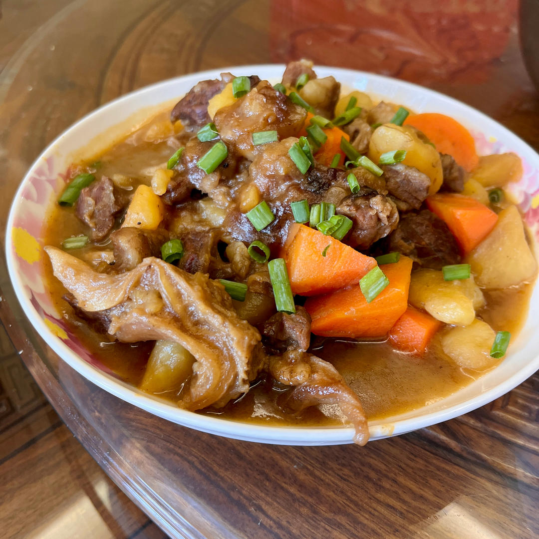 红烧土豆牛腩