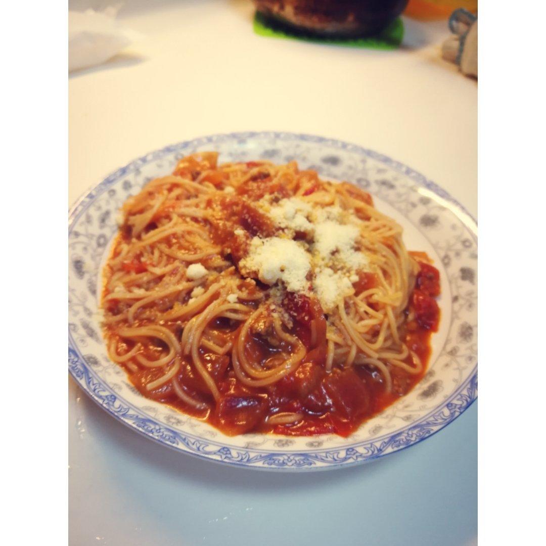 番茄肉酱意大利面