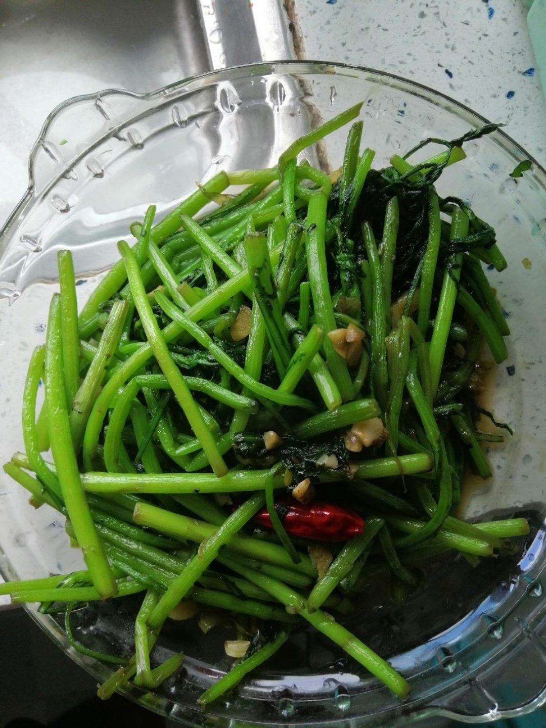 清炒茼蒿