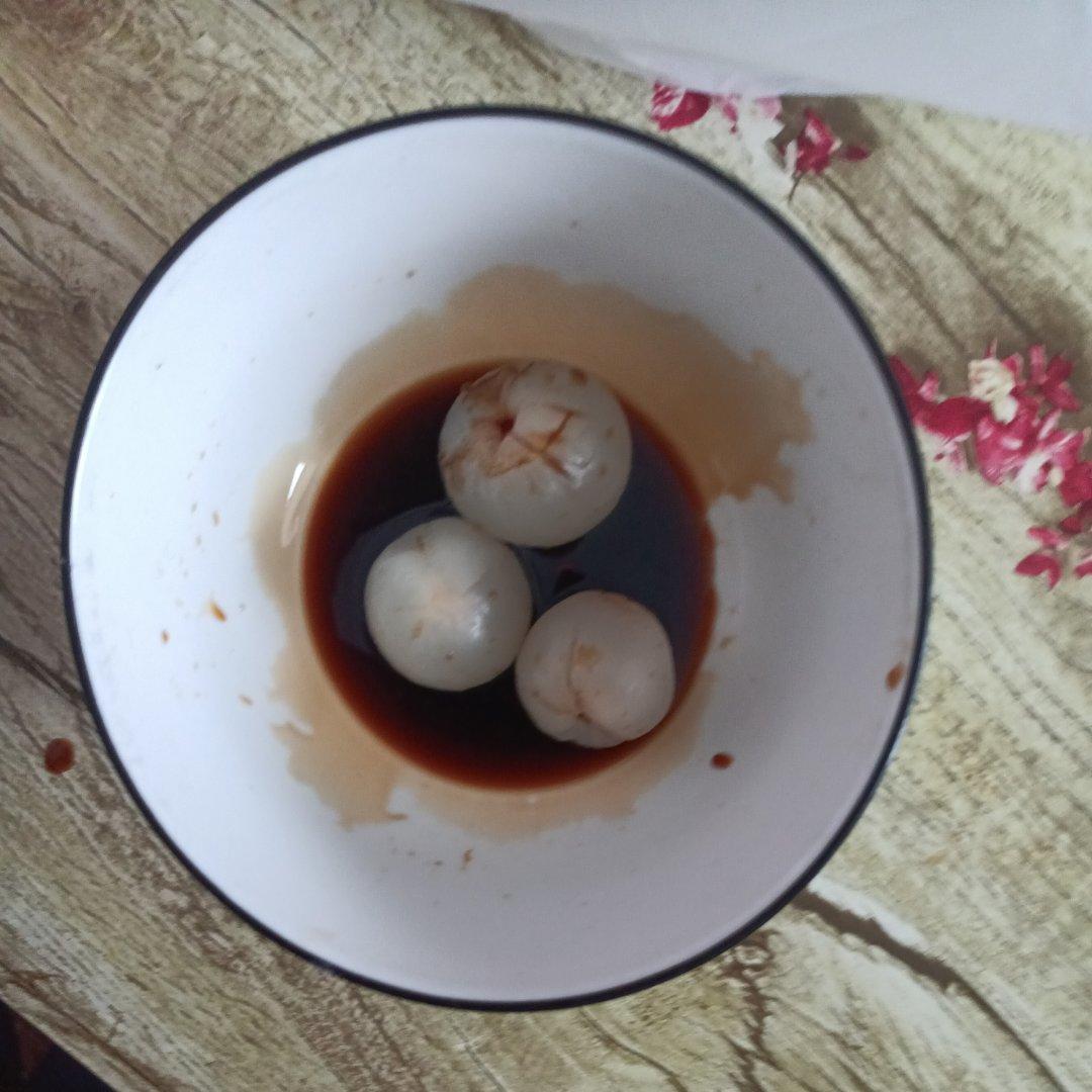 荔枝蘸酱油
