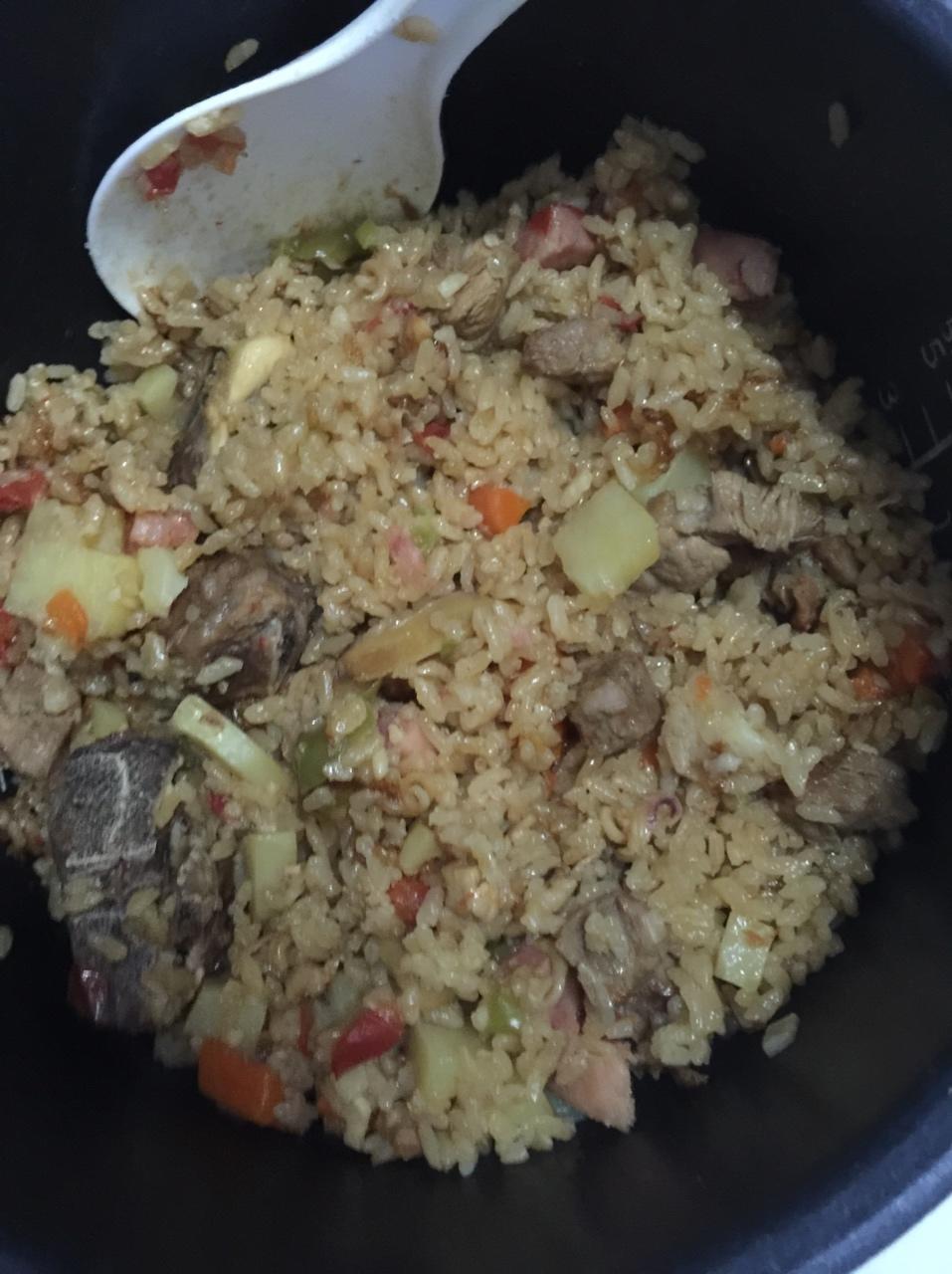 喷香排骨焖饭（爆好吃）