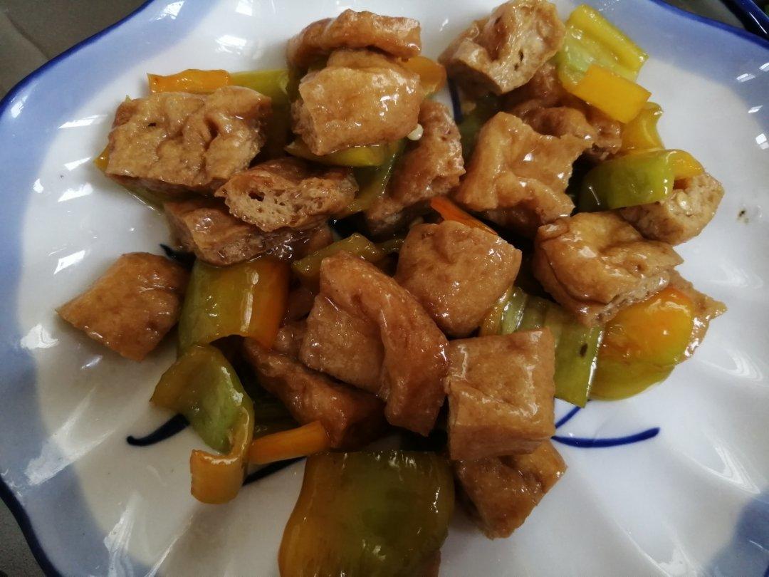 油豆腐丁炒青椒