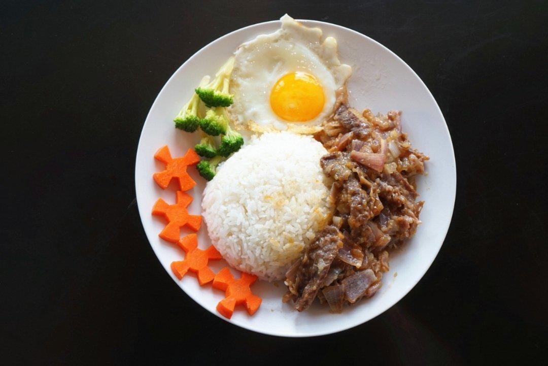 恋爱肥牛饭（和吉野家的味道很相似啦 高颜值的一人餐）