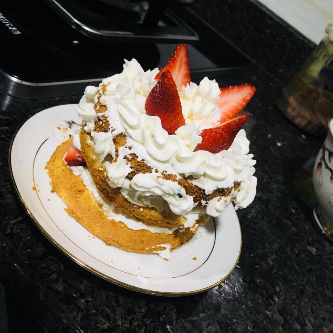 四寸圣诞红曲戚风裸蛋糕