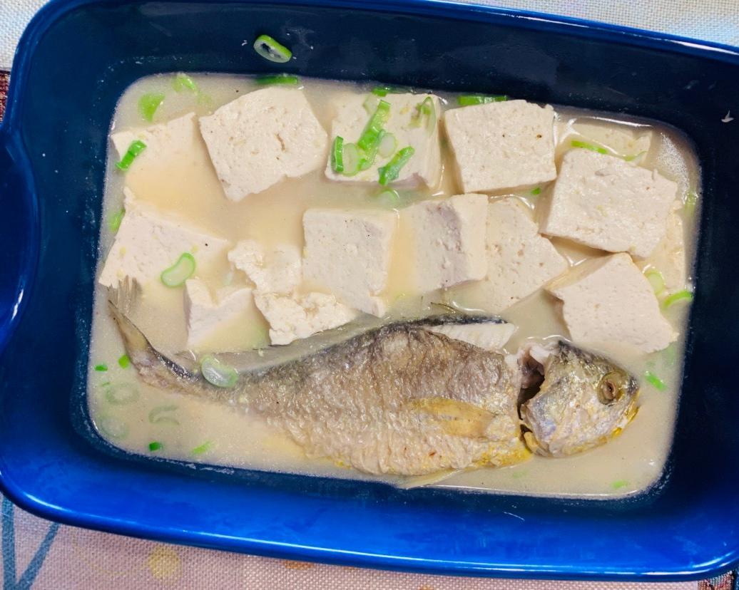 黄花鱼豆腐汤的做法