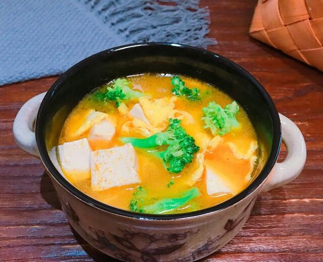 西兰花豆腐蛋汤的做法