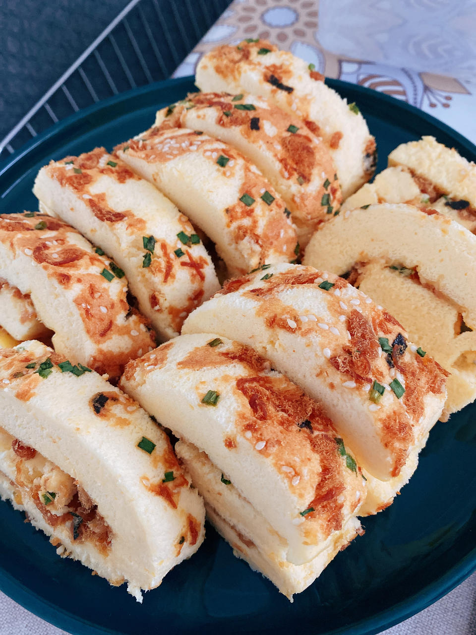 香葱海苔肉松芝麻蛋糕卷