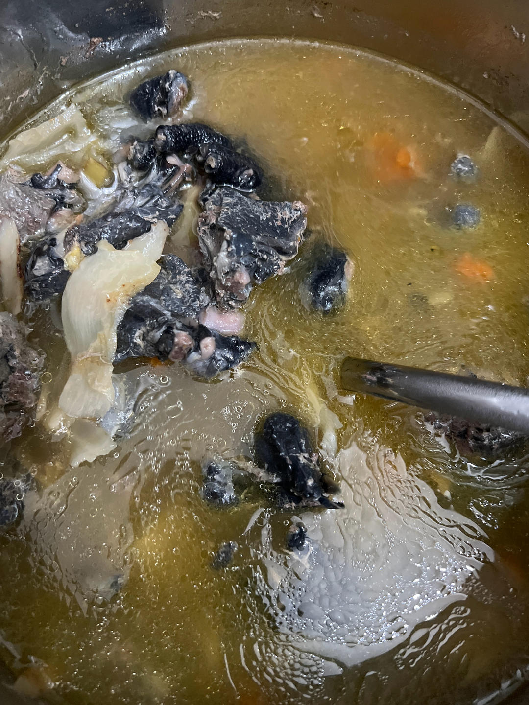 沙参玉竹乌鸡汤（滋阴清热）