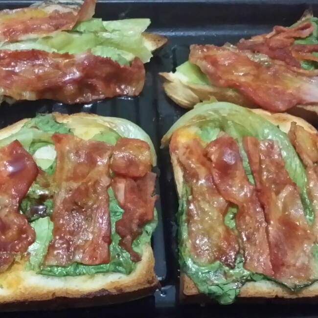 懒人早餐：烧烤培根三明治
