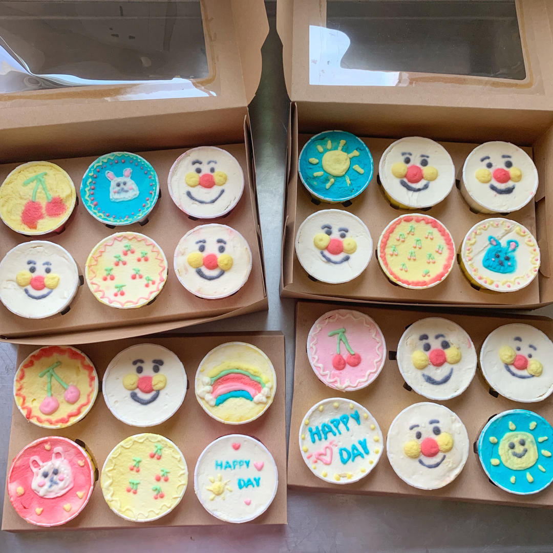 不会画画也能做的手绘纸杯蛋糕