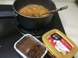 《昨日的美食》之吉尔贝尔风泡菜汤（佐蛤蜊和豆腐）的做法 步骤12