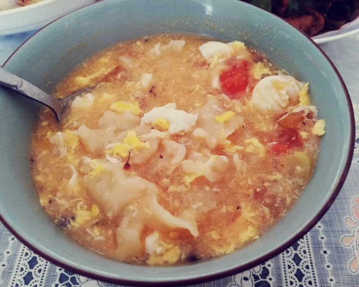 扎蒙拌汤（西红柿鸡蛋疙瘩汤）