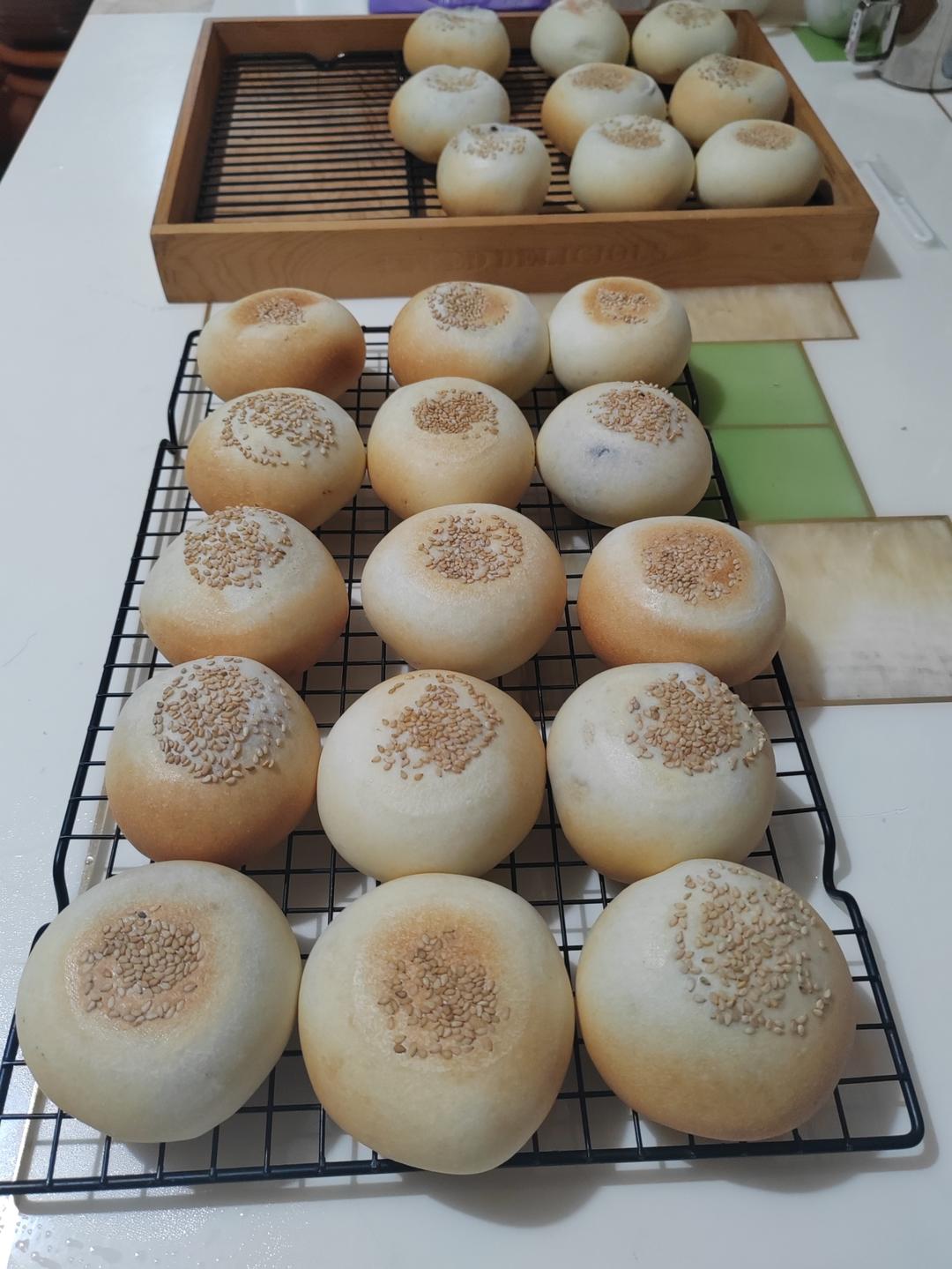日式红豆包、毛毛虫面包（水合法）
