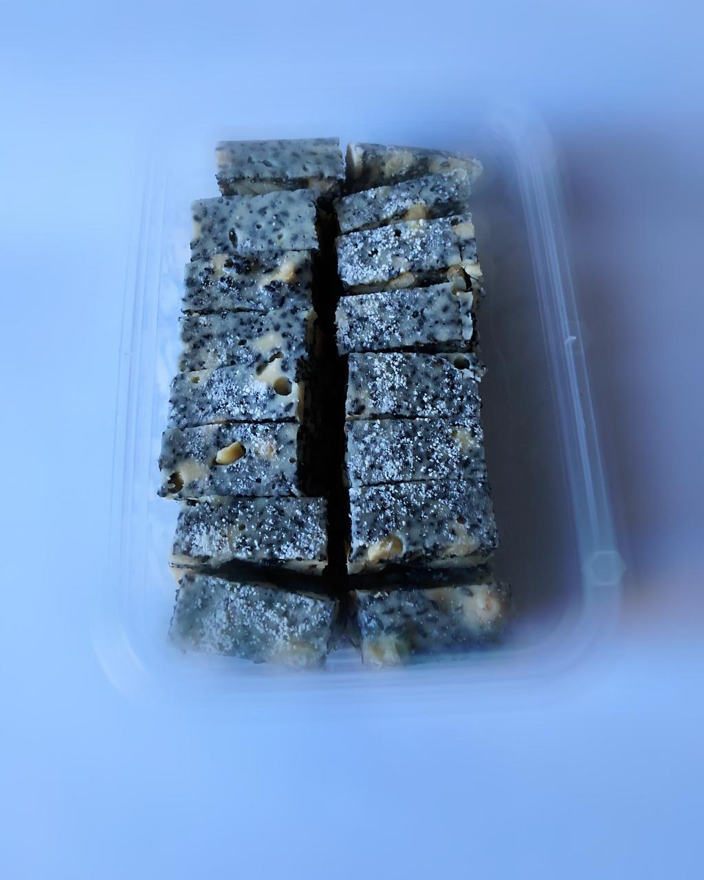 黑芝麻花生牛轧糖