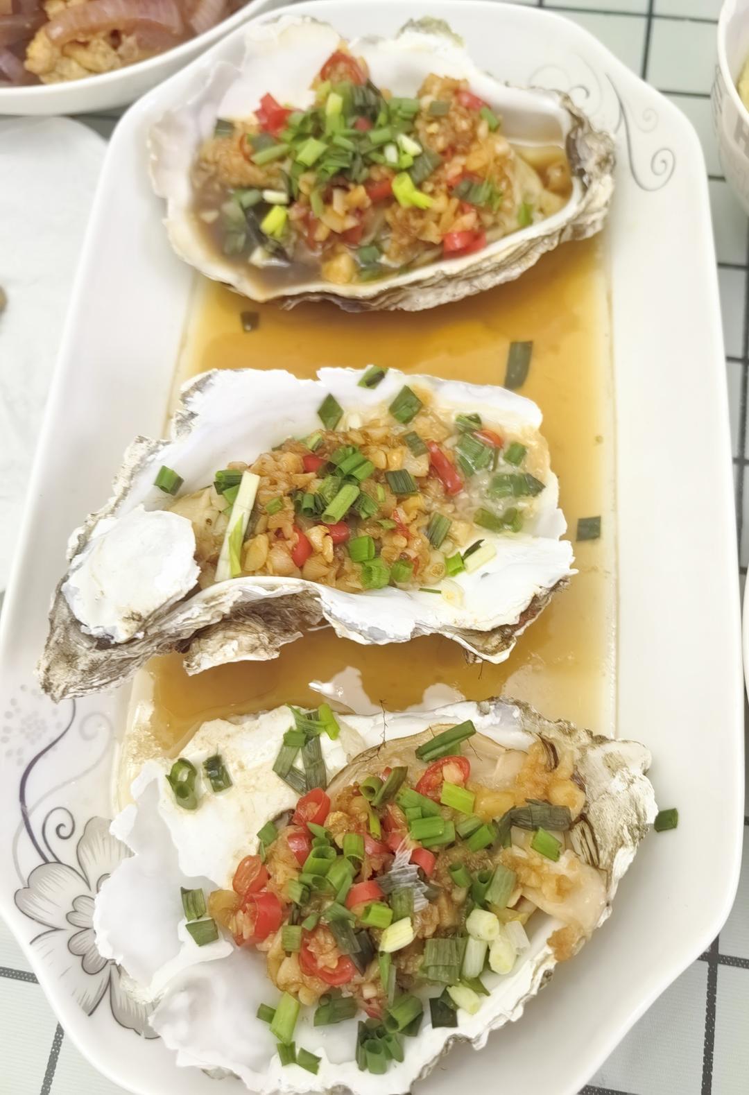 有个锅就能在家做的蒜蓉生蚝做法