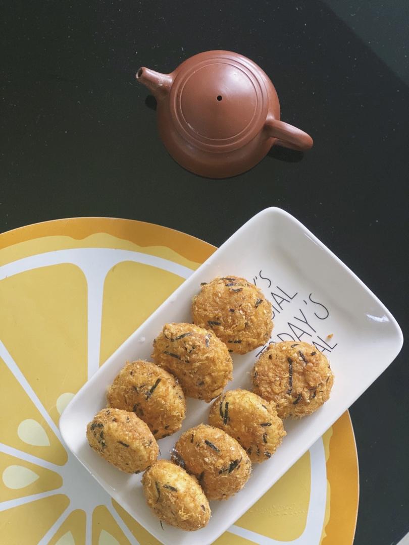 咸香松软的肉松小贝