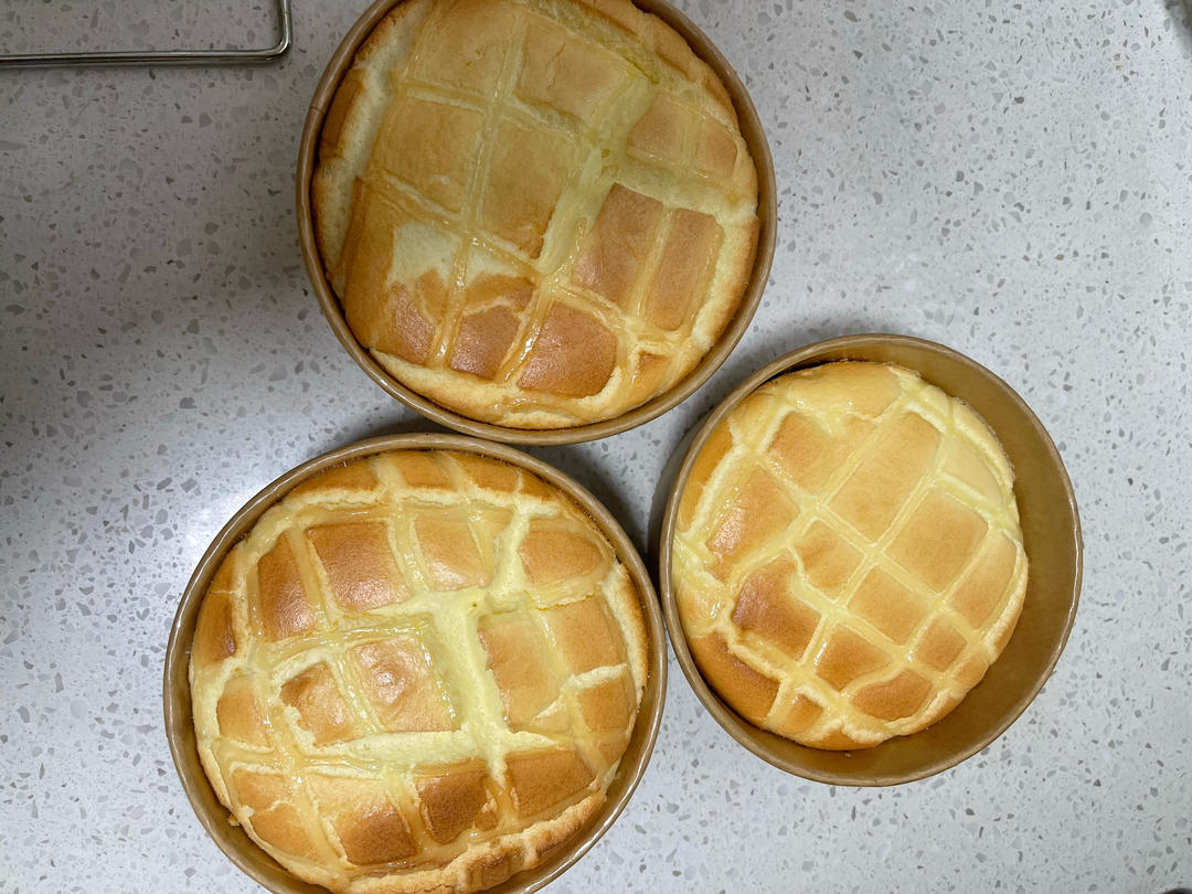 四段烘烤，纸杯蛋糕不开裂不回缩