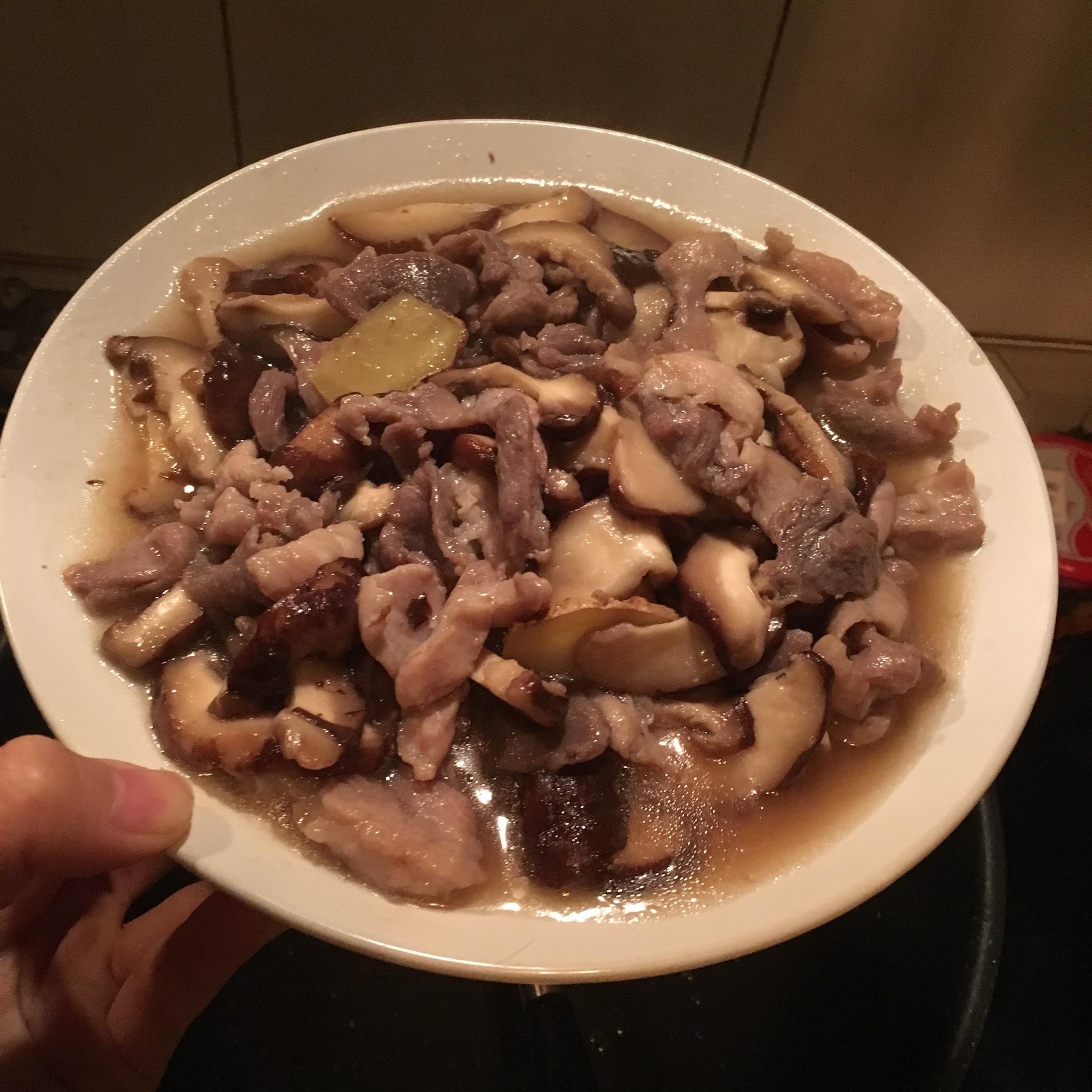 鲜冬菇炒肉