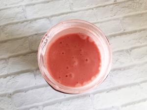 粉红少女心～草莓酸奶昔的做法 步骤16
