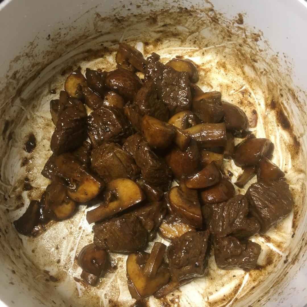黑胡椒杏鲍菇牛肉粒