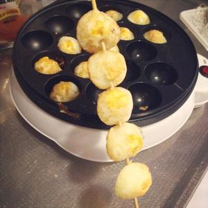 家庭版烤鹌鹑蛋（章鱼烧烤板）的做法 步骤4