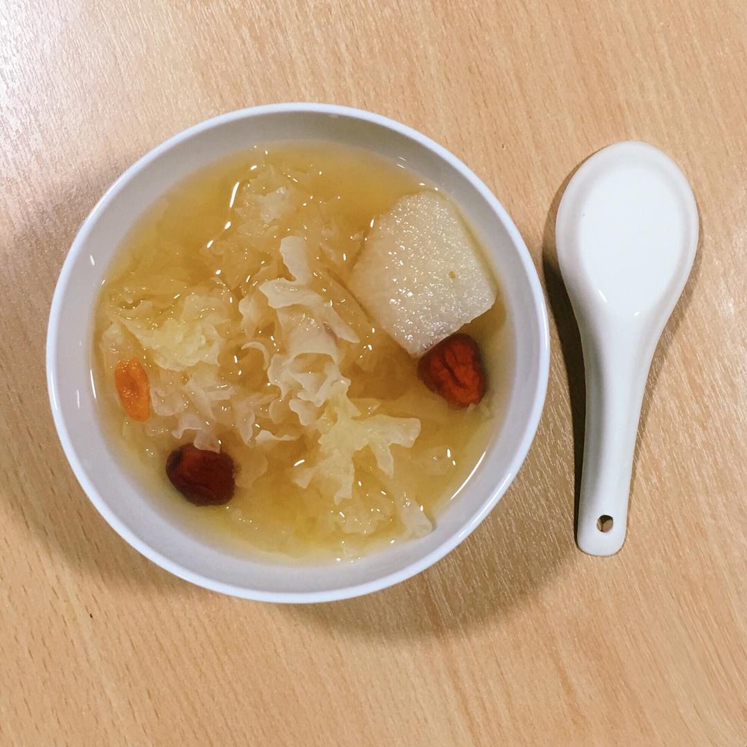 冰糖银耳梨汤