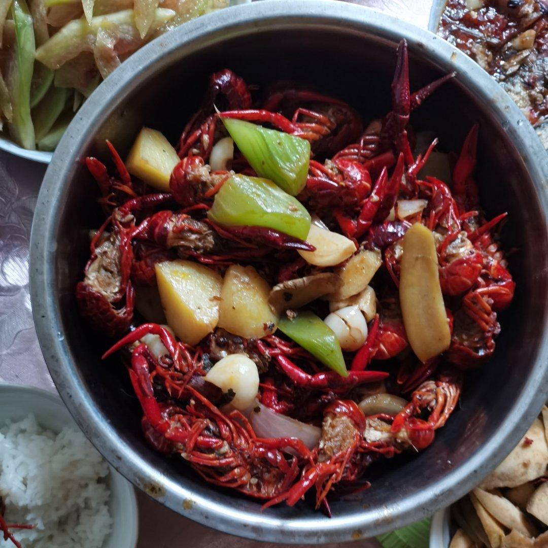 香辣小龙虾-超详细处理干净步骤！