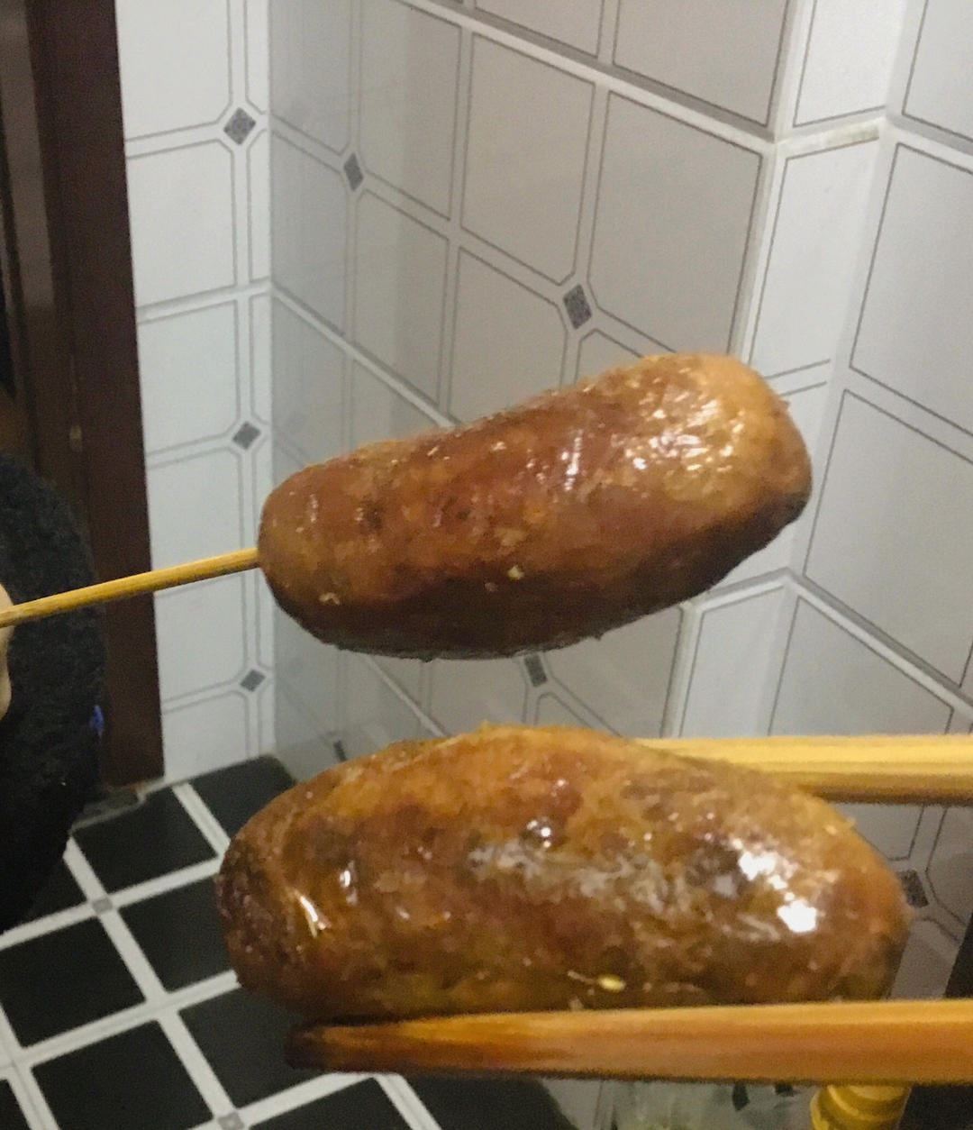 实验多次味道终于满意了～黑椒脆皮烤肠