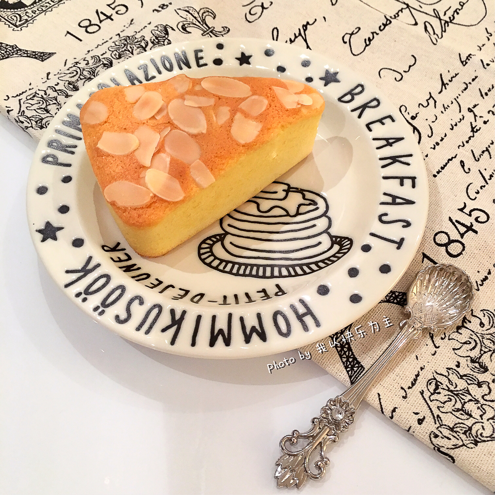 乐葵杏仁片海绵蛋糕