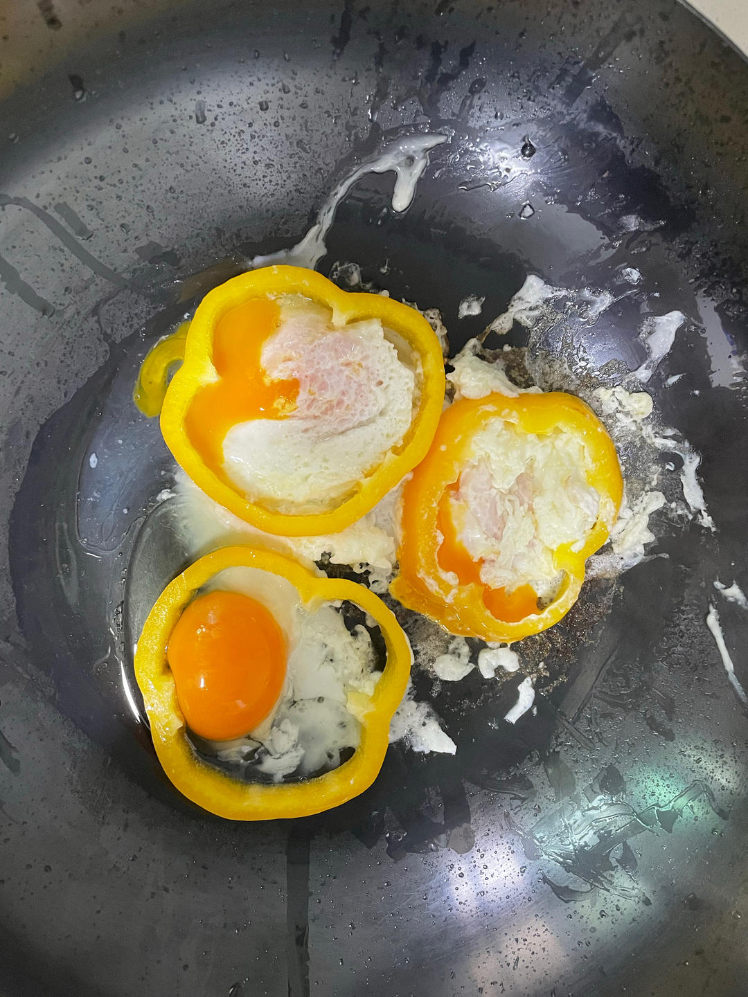 彩椒圈太阳花煎蛋