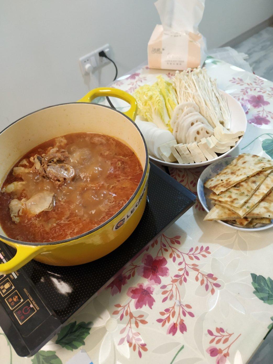 堂妈教你做红汤羊蝎子火锅