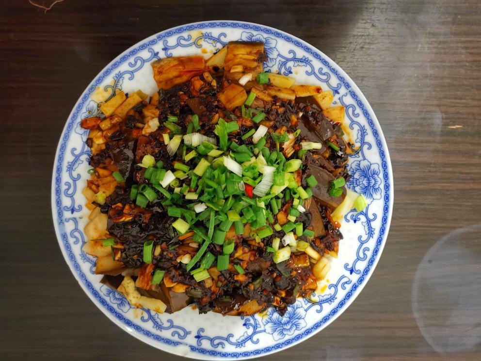 厨师长教你：“茄子拌土豆”的家常做法，味道很赞，先收藏起来