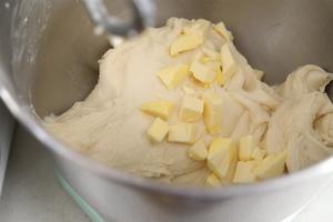 降温友好，万能烫种面团---三种口味奶酪包，香芋、奶盐和奥利奥的做法 步骤5