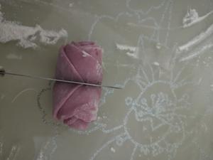 简单又好看的紫薯玫瑰馒头的做法 步骤9