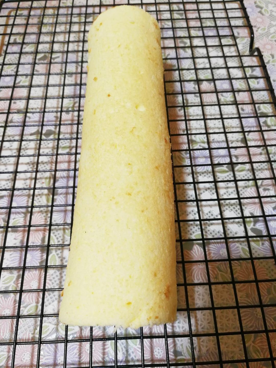 草莓酱蛋糕卷