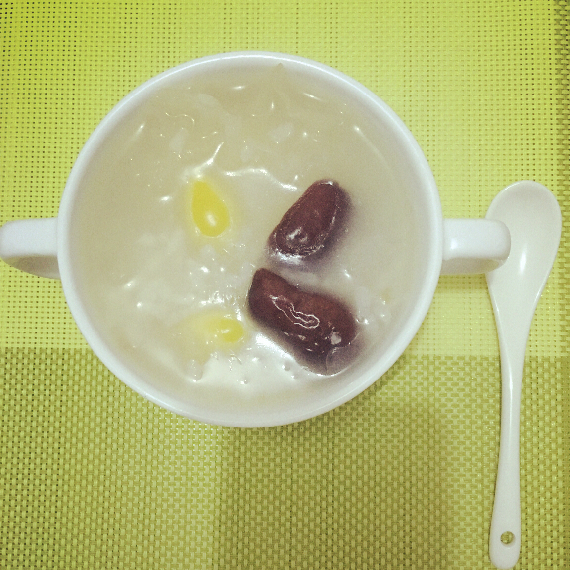 红枣银耳莲子羹