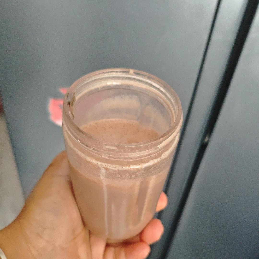 『巨巨巨好喝』香蕉可可奶昔|完美搭配