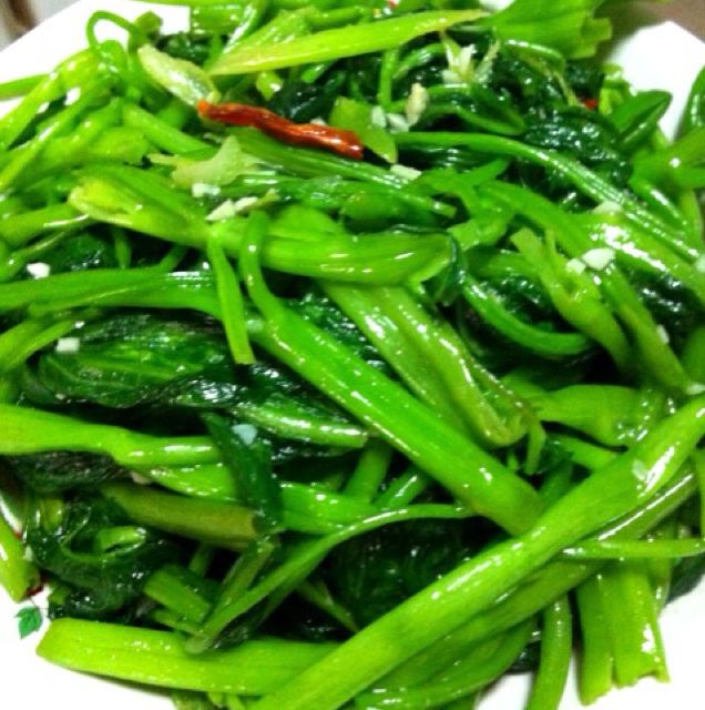 喂饱我的盖世英雄做的蒜蓉炒空心菜