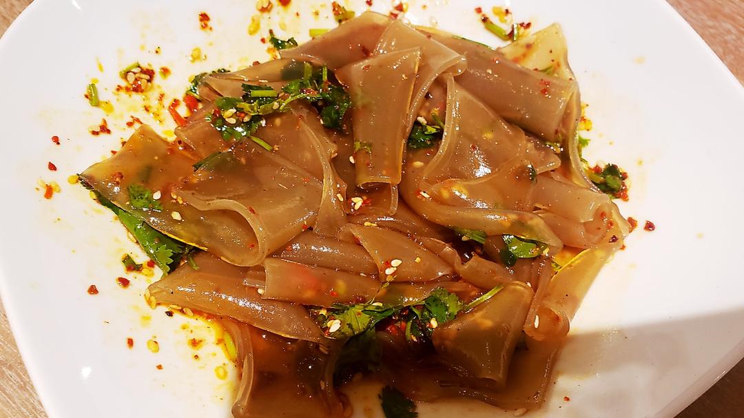 麻酱流汁宽粉
