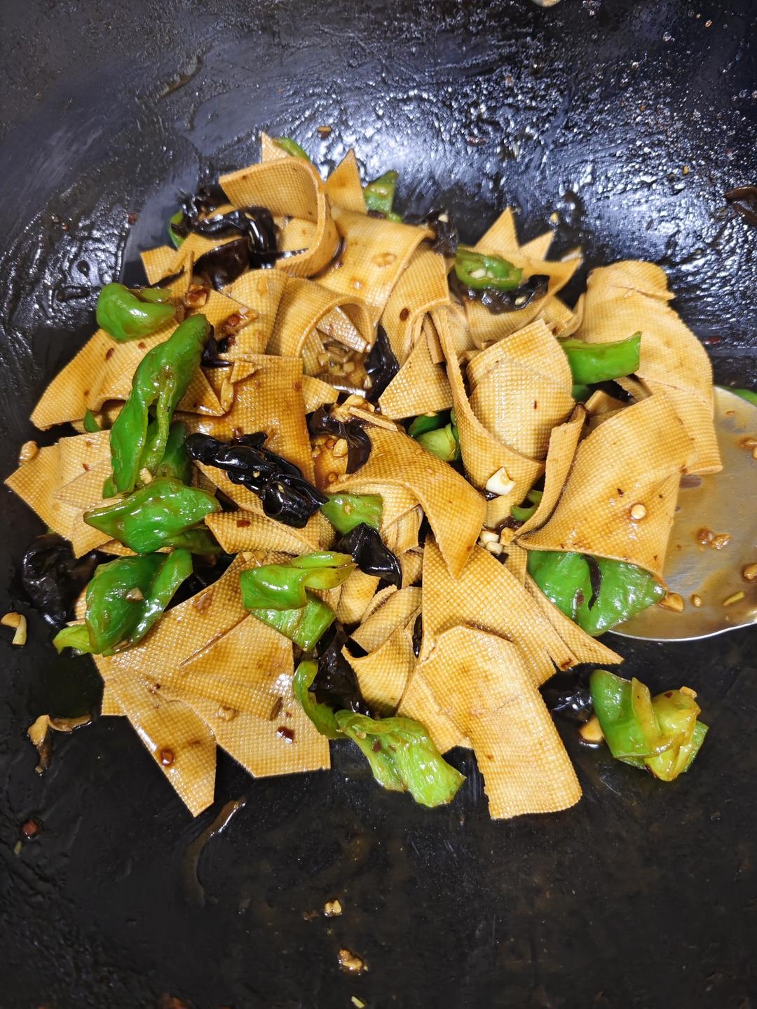 尖椒炒豆皮➕灵魂汤汁